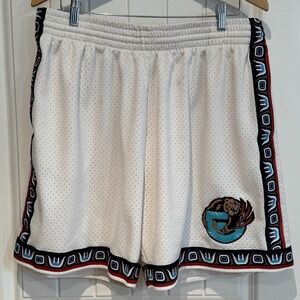 Mitchell & Ness Grizzlies Shorts 2XL
Hardwood Classics NBA Mesh Streetwear